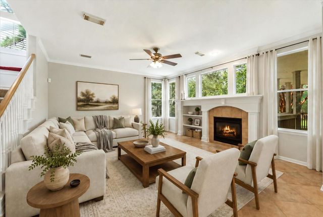 10 Seneca Place, The Woodlands, TX 77382