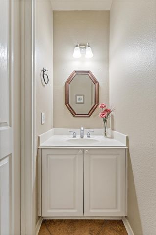10 Seneca Place, The Woodlands, TX 77382