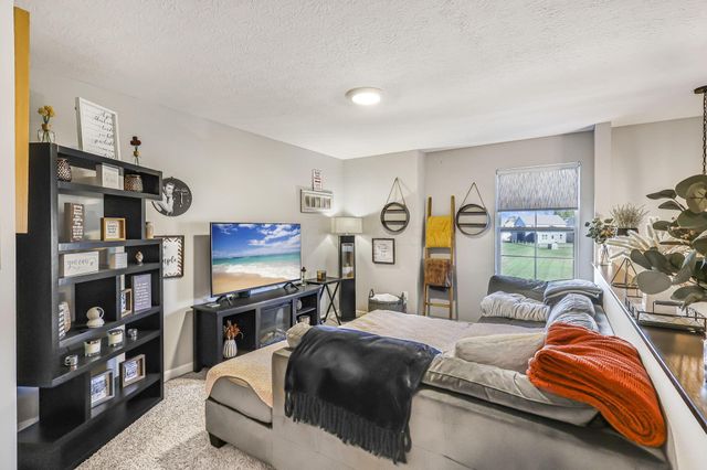 2725 Carmie Drive, Blacklick, OH 43004