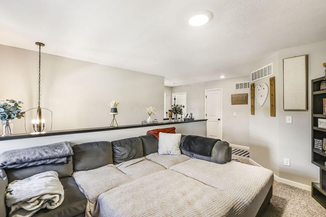 2725 Carmie Drive, Blacklick, OH 43004