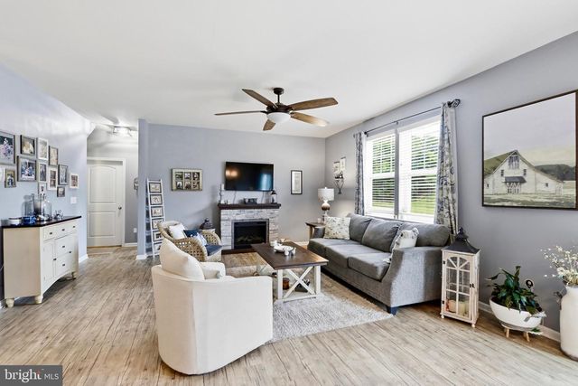 113 DIVOT CT, Front Royal, VA 22630