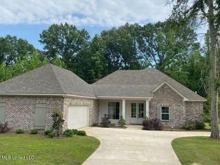 127 Salus Bend, Clinton, MS 39056