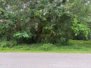 6821 Bienville Drive, Biloxi, MS 39532