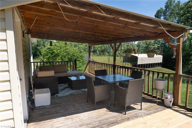 1744 R Chipman Drive, Yadkinville, NC 27055