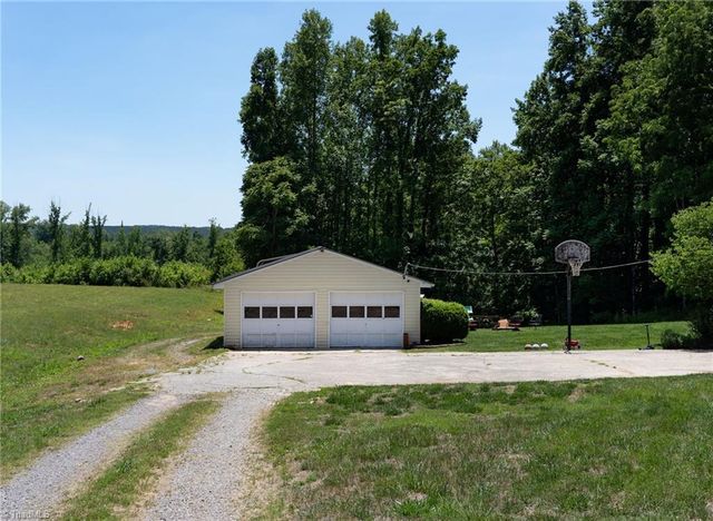 1744 R Chipman Drive, Yadkinville, NC 27055