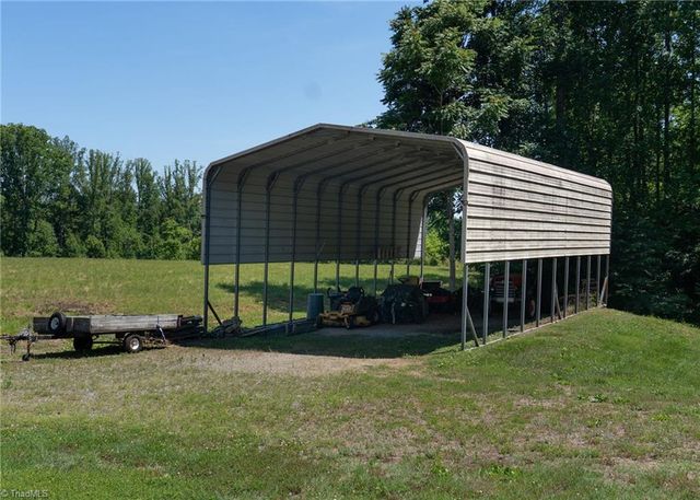 1744 R Chipman Drive, Yadkinville, NC 27055