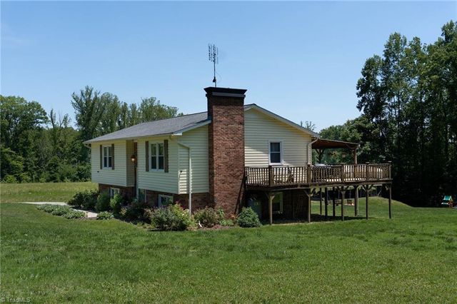 1744 R Chipman Drive, Yadkinville, NC 27055