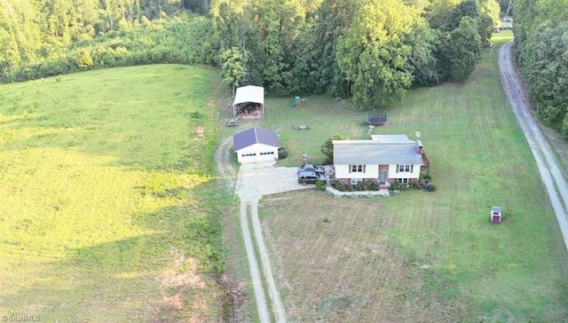 1744 R Chipman Drive, Yadkinville, NC 27055