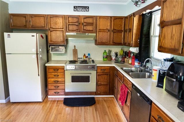 1744 R Chipman Drive, Yadkinville, NC 27055