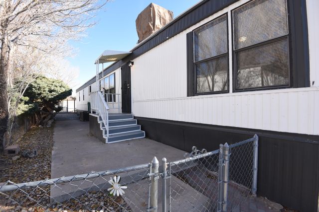 1048 Maverick Lane SE, Albuquerque, NM 87123