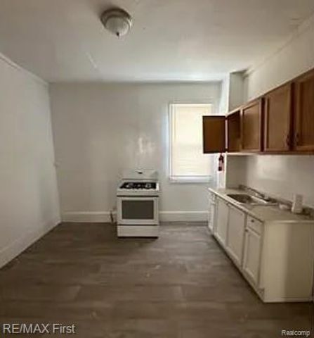 9755 Nardin Drive, Detroit, MI 48204