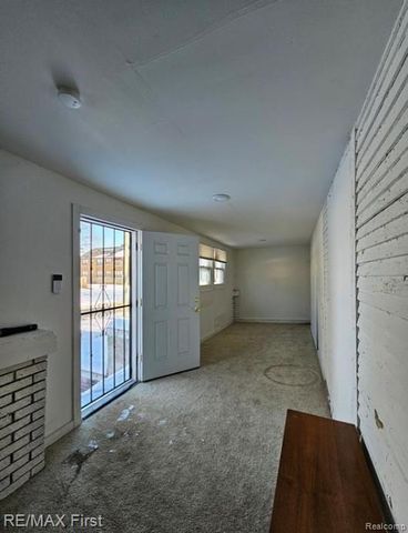 9755 Nardin Drive, Detroit, MI 48204