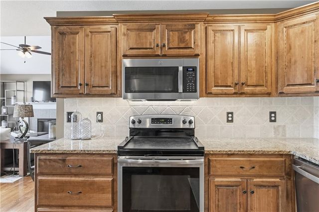4911 141st Terrace, Basehor, KS 66007