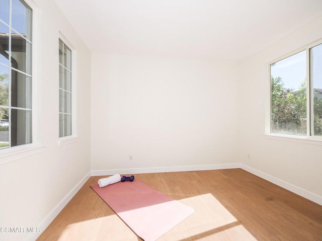 185 Laurel Wood Court, Simi Valley, CA 93065