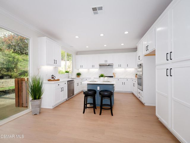 185 Laurel Wood Court, Simi Valley, CA 93065