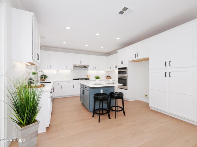 185 Laurel Wood Court, Simi Valley, CA 93065