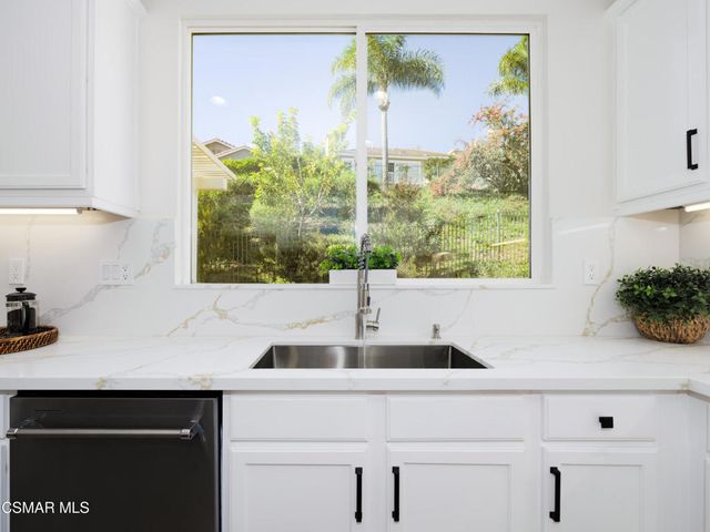 185 Laurel Wood Court, Simi Valley, CA 93065