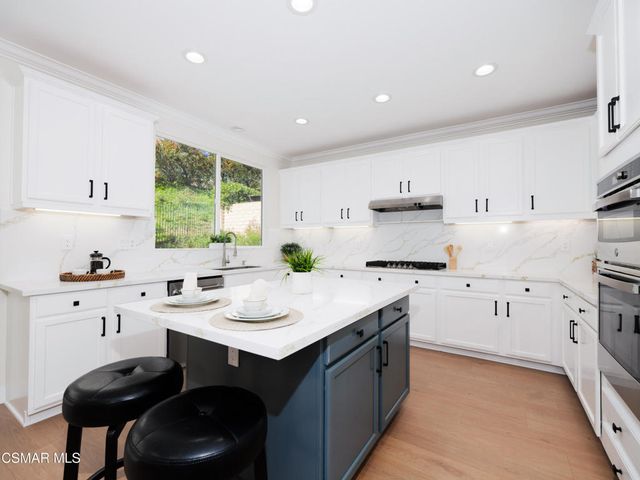 185 Laurel Wood Court, Simi Valley, CA 93065