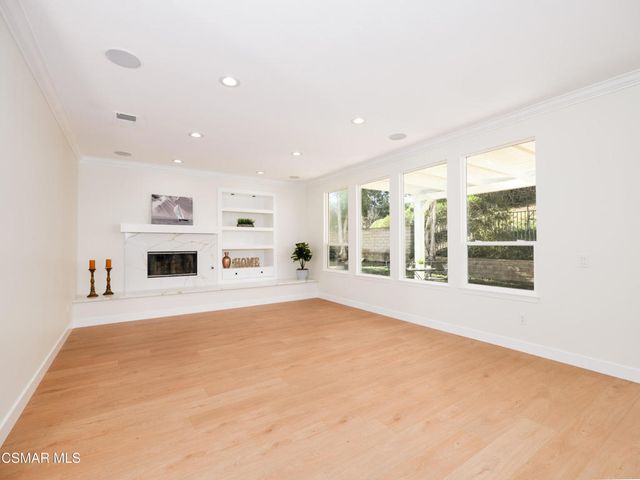 185 Laurel Wood Court, Simi Valley, CA 93065