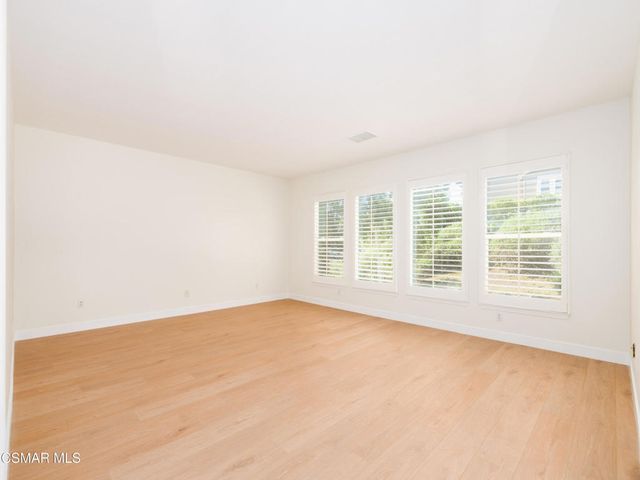 185 Laurel Wood Court, Simi Valley, CA 93065