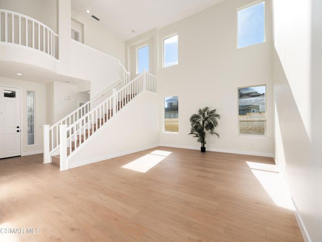 185 Laurel Wood Court, Simi Valley, CA 93065