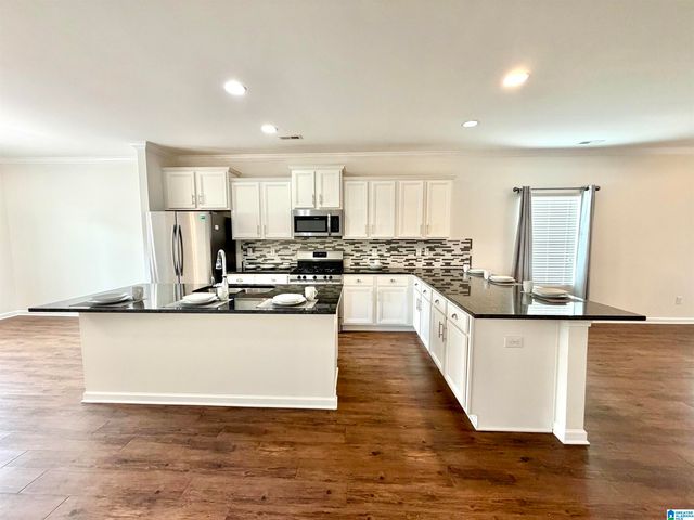 6563 NEWBRIDGE DRIVE, Bessemer, AL 35022