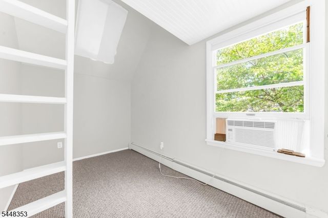 33 Asbury Pl, Parsippany-troy Hills Twp., NJ 07878