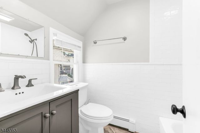33 Asbury Pl, Parsippany-troy Hills Twp., NJ 07878