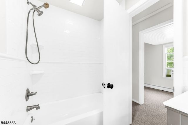 33 Asbury Pl, Parsippany-troy Hills Twp., NJ 07878