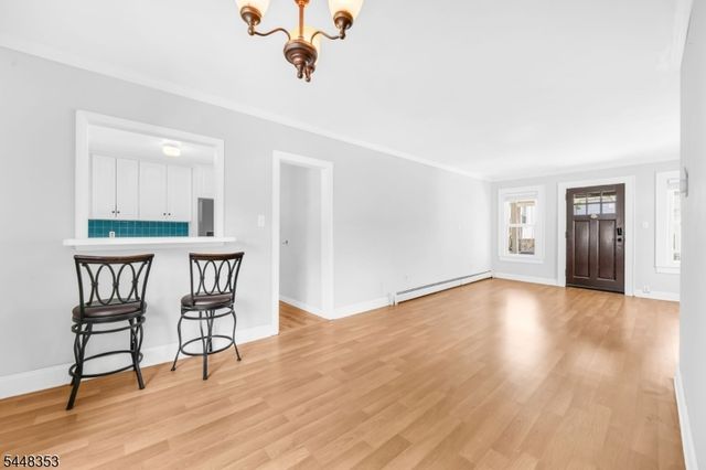 33 Asbury Pl, Parsippany-troy Hills Twp., NJ 07878