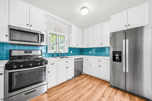 33 Asbury Pl, Parsippany-troy Hills Twp., NJ 07878