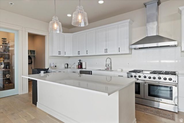 1013 W SEASONS VIEW CT, Lehi, UT 84043