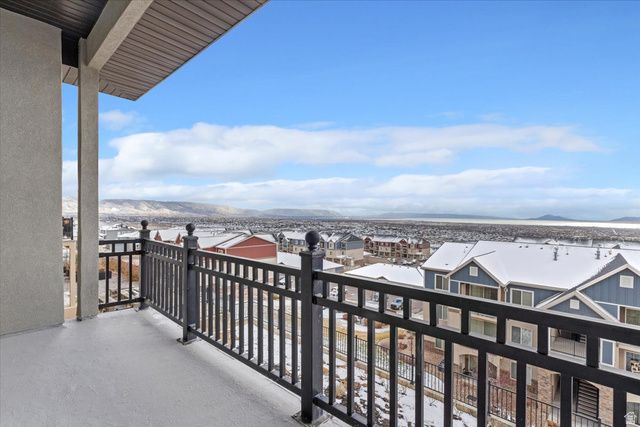 1013 W SEASONS VIEW CT, Lehi, UT 84043