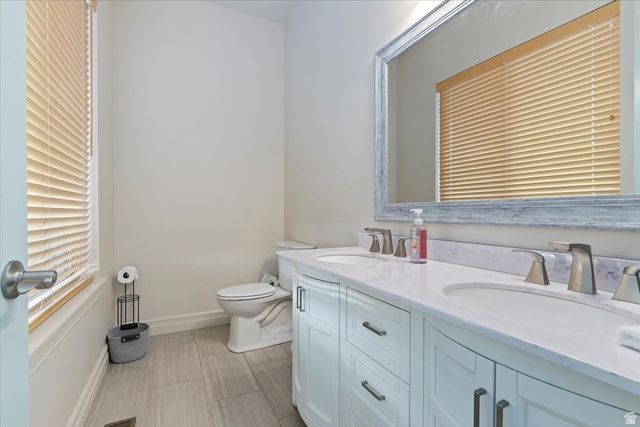 1013 W SEASONS VIEW CT, Lehi, UT 84043