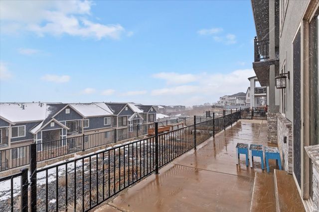 1013 W SEASONS VIEW CT, Lehi, UT 84043