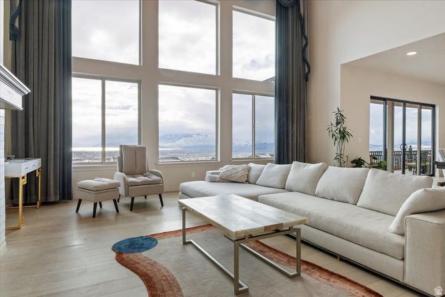 1013 W SEASONS VIEW CT, Lehi, UT 84043