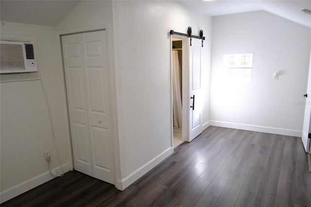 212 W HIAWATHA STREET, Tampa, FL 33604