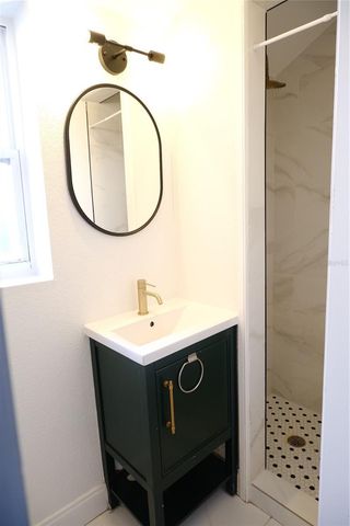 212 W HIAWATHA STREET, Tampa, FL 33604