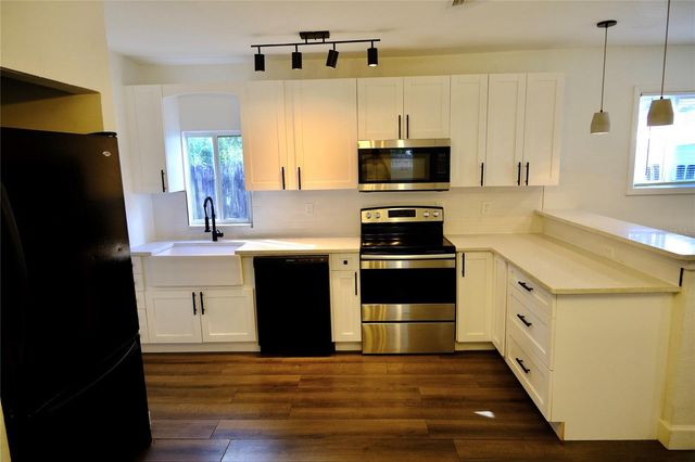 212 W HIAWATHA STREET, Tampa, FL 33604