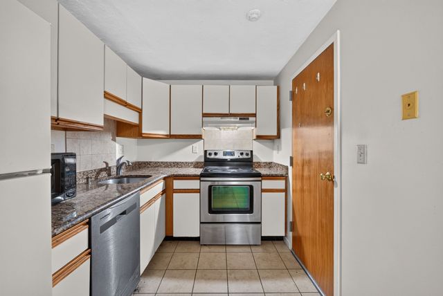 189 Littleton Rd 15, Chelmsford, MA 01824