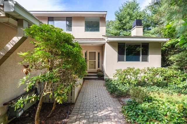 214 Allandale Rd B, Boston, MA 02467