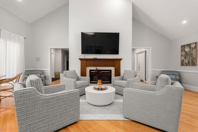 214 Allandale Rd B, Boston, MA 02467