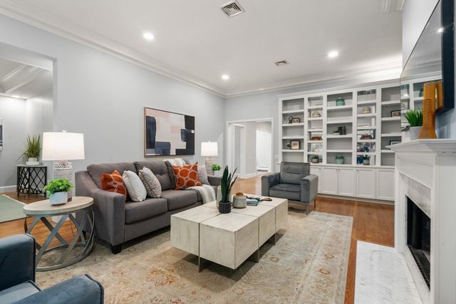 214 Allandale Rd B, Boston, MA 02467