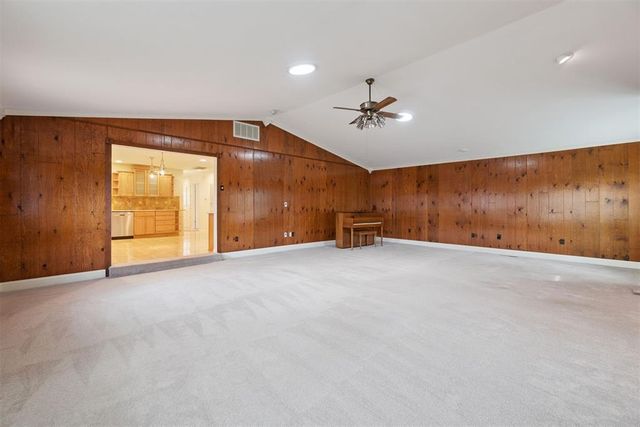 712 E 27th Place, Edmond, OK 73013