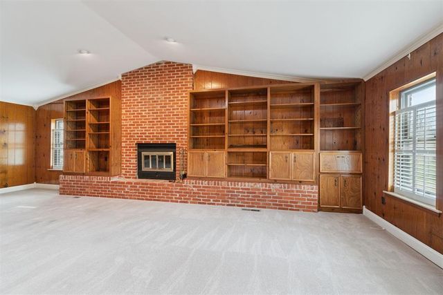 712 E 27th Place, Edmond, OK 73013