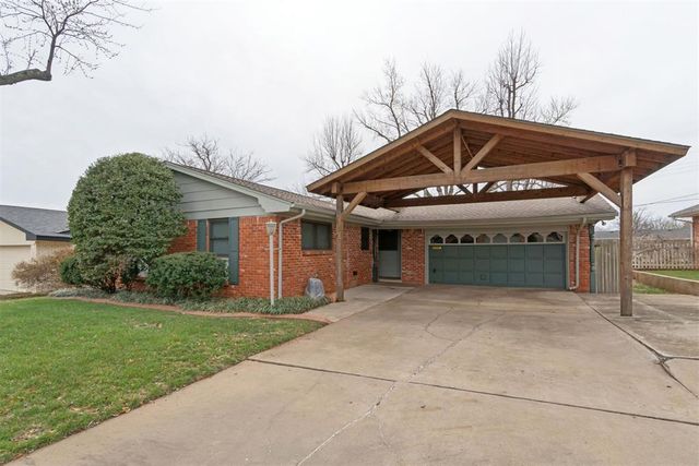 712 E 27th Place, Edmond, OK 73013