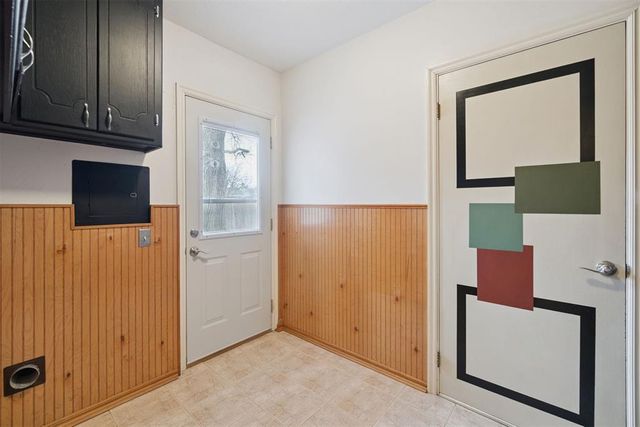 712 E 27th Place, Edmond, OK 73013