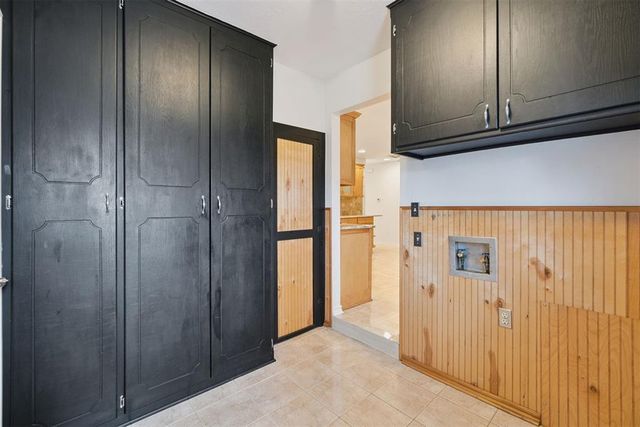 712 E 27th Place, Edmond, OK 73013