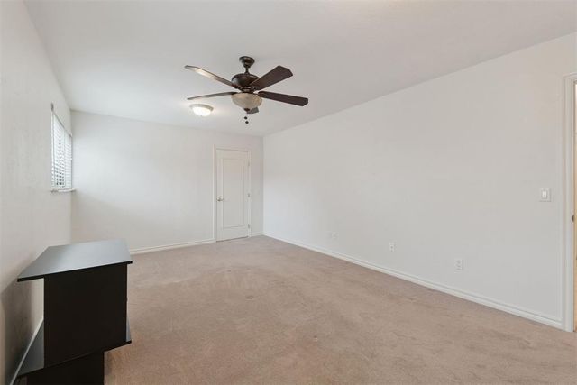 712 E 27th Place, Edmond, OK 73013