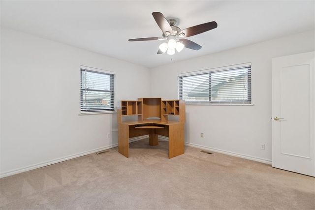 712 E 27th Place, Edmond, OK 73013